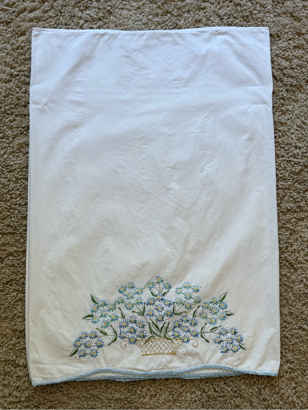 VTG Pair Embroidered Pillowcases Blue Flower Basket Cottagecore Crochet Edge - Picture 2 of 15